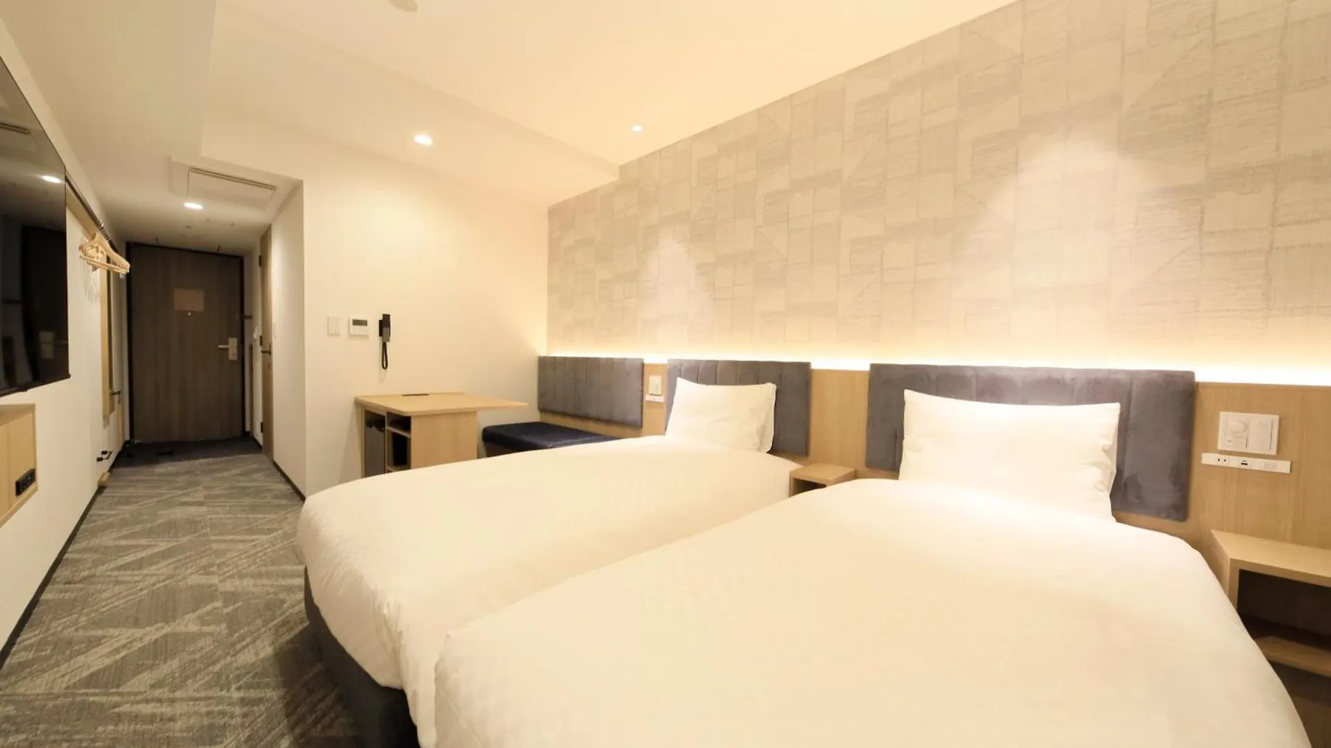 Via Inn Prime Sapporo Odori 3*,